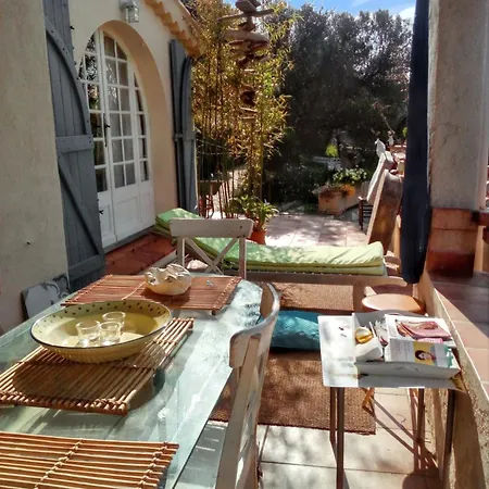 Holiday home Maison Charmante A Avec Jardin Clos + Animaux Acceptes *