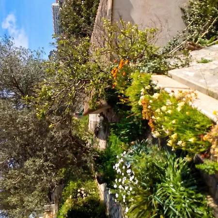 Сasa de vacaciones Maison Accueillante à - Jardin Privé 90 M²